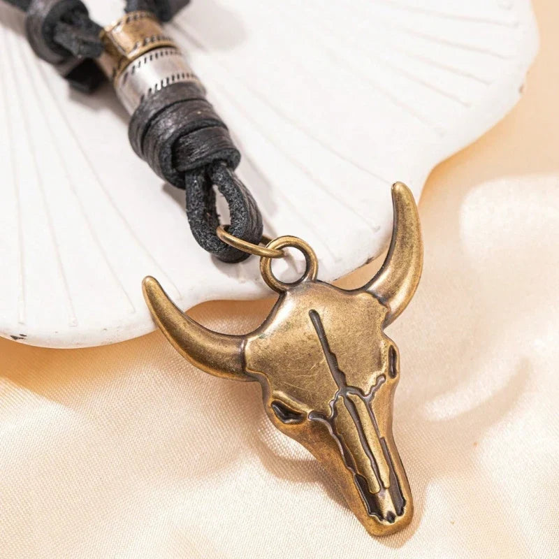 1pcs Creative Retro Bull Head Necklace Pendant Western Cowboy Element Bull Head Necklace Men's trendy accessories