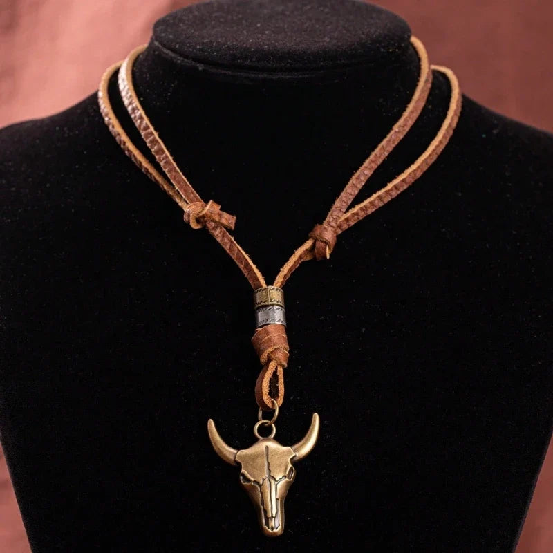 1pcs Creative Retro Bull Head Necklace Pendant Western Cowboy Element Bull Head Necklace Men's trendy accessories