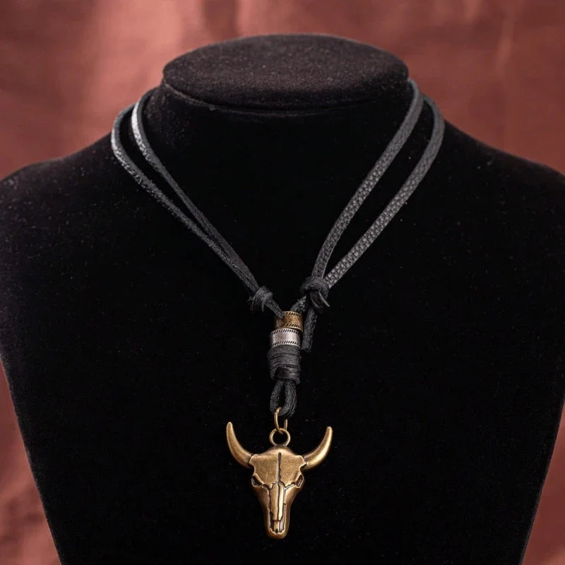 1pcs Creative Retro Bull Head Necklace Pendant Western Cowboy Element Bull Head Necklace Men's trendy accessories